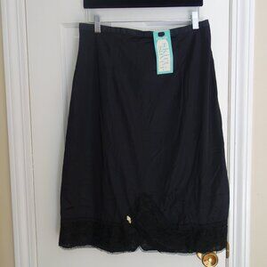 Vtg yet NWT U.S.A. BEVERLY VOGUE Black Half Slip w/ Zipper Lace Rose – Sz 32